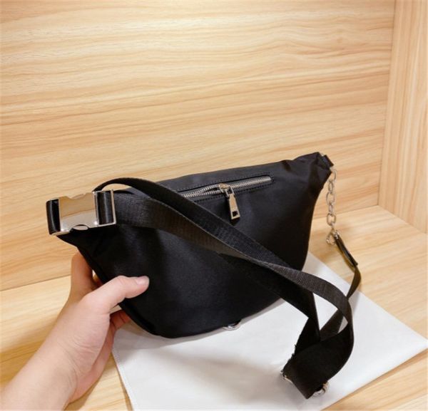 Designer Luxury Waist Bags High Quality Leather Shoulder Bags Cool Chest Package CFY20042243
Designer Luxury Waist Bags High Quality Leather Shoulder Bags Cool Chest Package CFY20042243