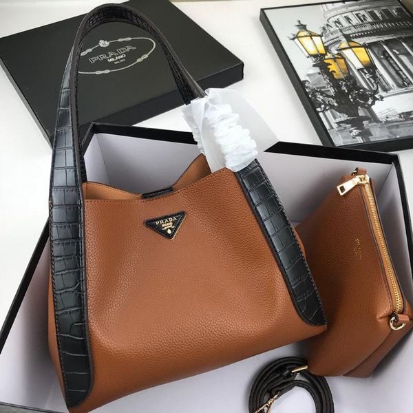 new fashion luxury bags luxury handbags casual shopping bags large capacity leather and canvas fashion backpack gifts p256
new fashion luxury bags luxury handbags casual shopping bags large capacity leather and canvas fashion backpack gifts p256