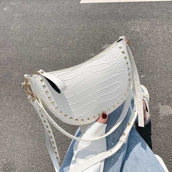 мода камень шаблон подмышек сумка элегантная сумка заклепка crescent сумка messenger плеча width25cm height15cm thickness6cm
мода камень шаблон подмышек сумка элегантная сумка заклепка crescent сумка messenger плеча width25cm height15cm thickness6cm
