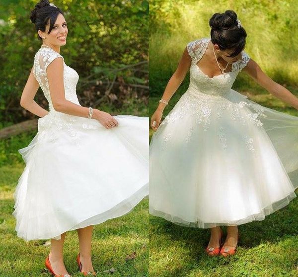 vintage tea-length wedding dresses 2019 cap sleeve full lace applique puffy skirt country garden church temple wedding gown, White
vintage tea-length wedding dresses 2019 cap sleeve full lace applique puffy skirt country garden church temple wedding gown, White