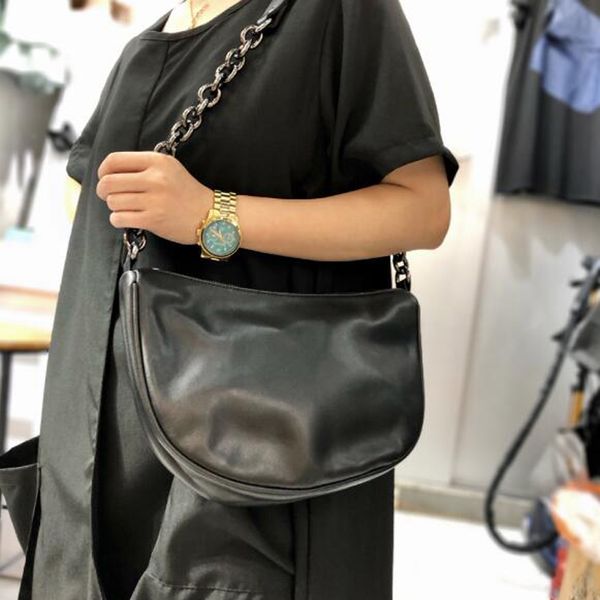 luxury natural cowhide crossbody bags women 2020 fashion messenger bag leather handbags cool chain shoulder bag sac main femme
luxury natural cowhide crossbody bags women 2020 fashion messenger bag leather handbags cool chain shoulder bag sac main femme