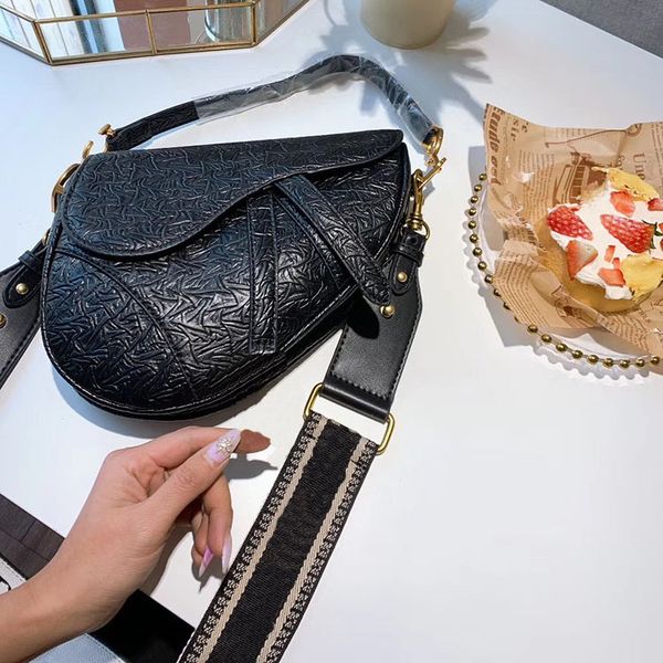 horseshoe bag fashion classic ladies shoulder bag saddle bag fashion metal letter handbag style awesome accessories 25 cm
horseshoe bag fashion classic ladies shoulder bag saddle bag fashion metal letter handbag style awesome accessories 25 cm