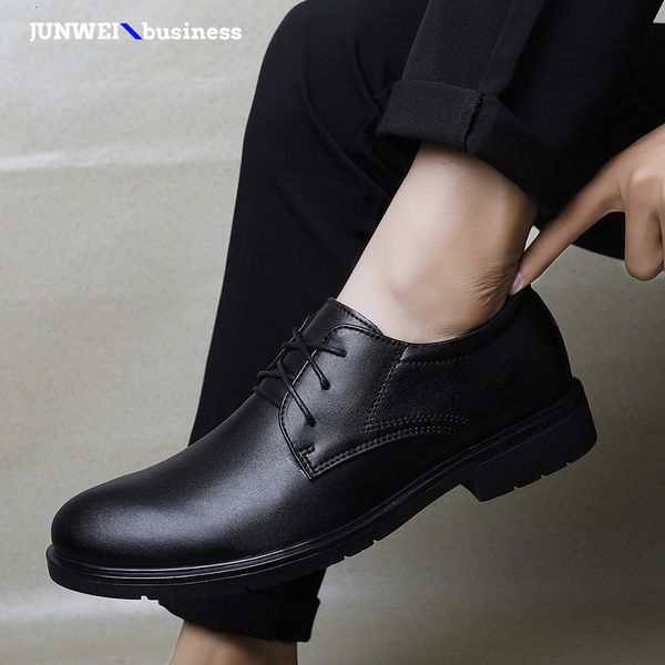 men's genuine leather handmade sewing oxfords business breathable comfortable casual england wear-resistant dress shoes a4, Black
men's genuine leather handmade sewing oxfords business breathable comfortable casual england wear-resistant dress shoes a4, Black