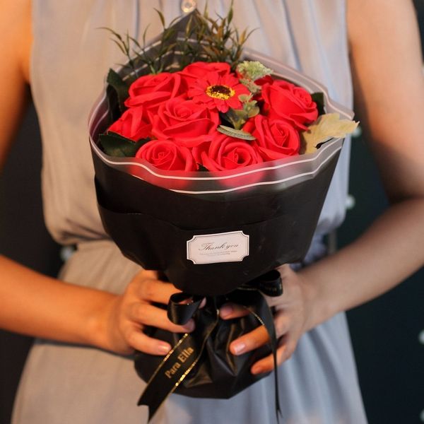 simulation rose soap artificial flowers with gift box valentine's day birthday wedding gifts women girl bath facial soap flower
simulation rose soap artificial flowers with gift box valentine's day birthday wedding gifts women girl bath facial soap flower