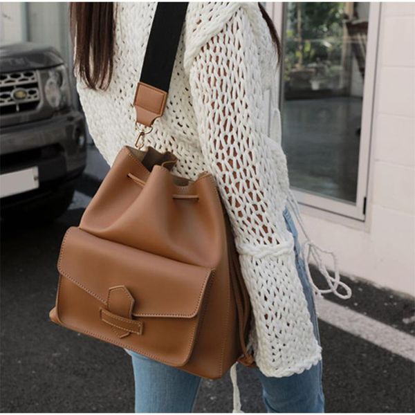 retro drawstring bucket bag korean new ladies wide shoulder strap shoulder bag casual solid color messenger bags luxury handbags
retro drawstring bucket bag korean new ladies wide shoulder strap shoulder bag casual solid color messenger bags luxury handbags