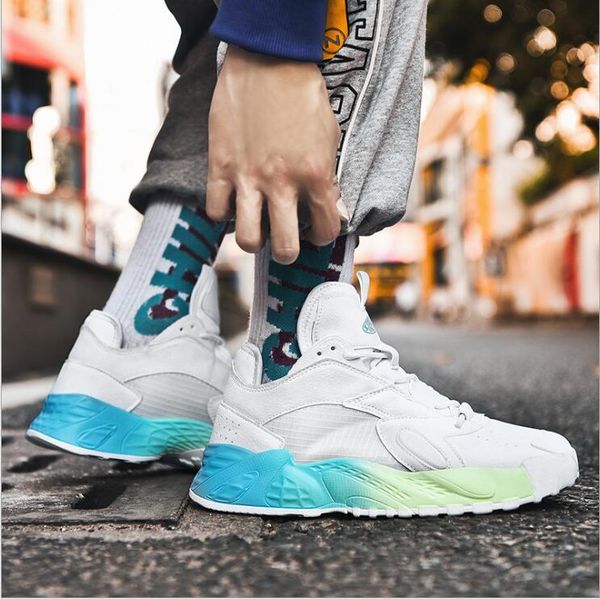 with box fly woven breathable chaussures fashion designer shoes trainers white black sneakers men running shoes
with box fly woven breathable chaussures fashion designer shoes trainers white black sneakers men running shoes