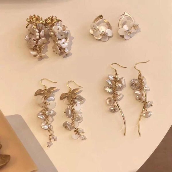 mengjiqiao new japan korean elegant natural freshwater pearl shell tassel earrings for women flower pendientes oorbellen jewelry, Golden
mengjiqiao new japan korean elegant natural freshwater pearl shell tassel earrings for women flower pendientes oorbellen jewelry, Golden