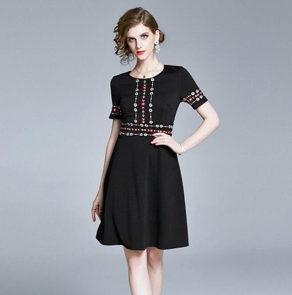 2020 new round neck short sleeve heavy industrial embroidery floral black dress skirt summer street style dresses, Black;pink
2020 new round neck short sleeve heavy industrial embroidery floral black dress skirt summer street style dresses, Black;pink
