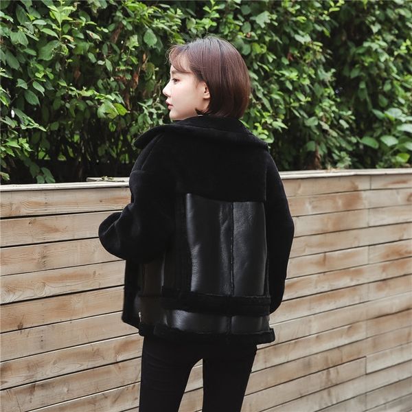 the new winter 2019 lambs wool coat female brief paragraph leather sheep sheared imitation fur to keep warm, Black
the new winter 2019 lambs wool coat female brief paragraph leather sheep sheared imitation fur to keep warm, Black