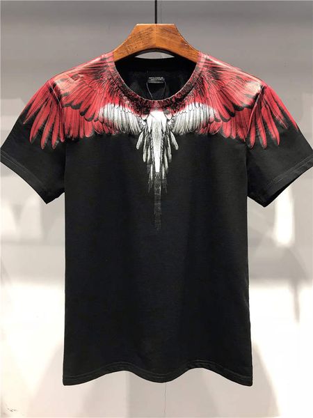 Летняя мода Лучшее качество Marcelo Burlon Wing Цветная печать Струйный с круглым воротом
Летняя мода Лучшее качество Marcelo Burlon Wing Цветная печать Струйный с круглым воротом