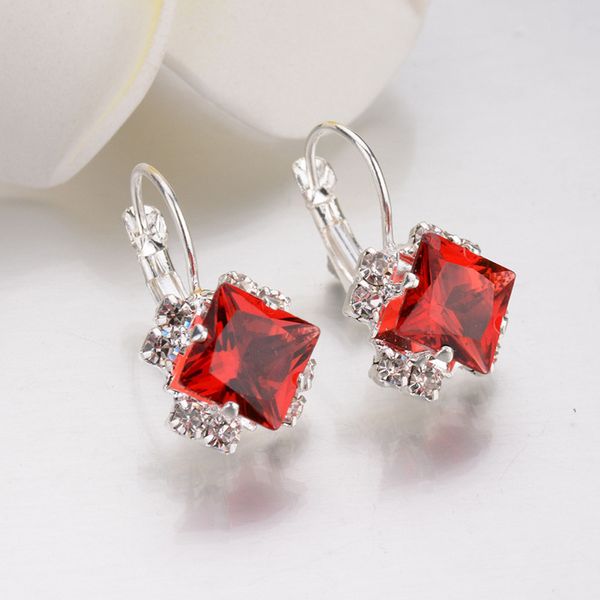 korean crystal earrings fashion creative crystal earrings jewelry female crystal cube stud earrings for gift girl, Golden;silver
korean crystal earrings fashion creative crystal earrings jewelry female crystal cube stud earrings for gift girl, Golden;silver