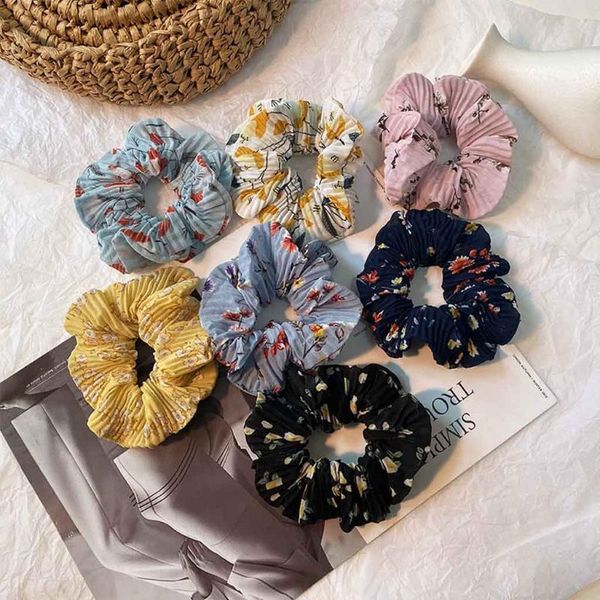 women fashion pleated floral hair ring fabric hair rope simple accessories, Brown 
women fashion pleated floral hair ring fabric hair rope simple accessories, Brown