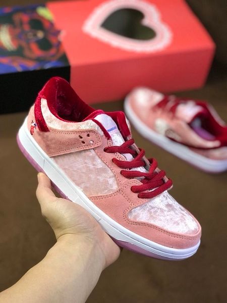strangelove new 2020 x sb dunk low melon pink outdoor running shoes men women designer sneakers ct2552-800 with box
strangelove new 2020 x sb dunk low melon pink outdoor running shoes men women designer sneakers ct2552-800 with box