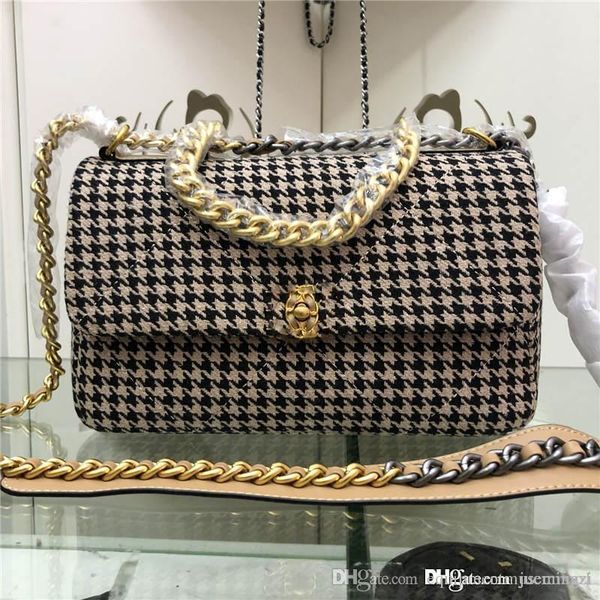цепи мода марка designdesigners matelasse классический двойной клапан сумка 90170 кф двойной лоскут crossbody мешок size25.16.9 см
цепи мода марка designdesigners matelasse классический двойной клапан сумка 90170 кф двойной лоскут crossbody мешок size25.16.9 см