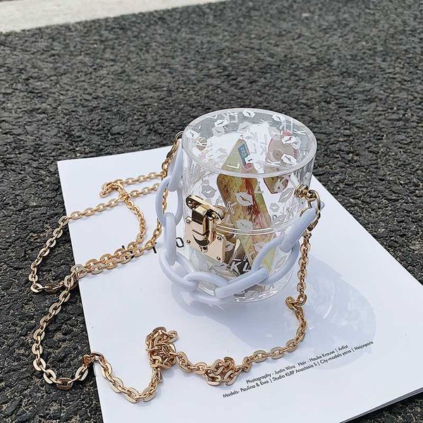 new оригинальный дизайн мода прозрачный сумка элегантный цепи box сумка сумки на ремне ширина 8 см высота 10 см толщина 8 см
new оригинальный дизайн мода прозрачный сумка элегантный цепи box сумка сумки на ремне ширина 8 см высота 10 см толщина 8 см