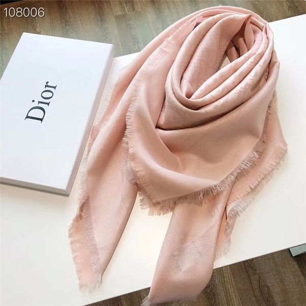 Echarpe de luxe luxury de igner uper oft cotton yarn dyed pattern jacquard wool carf 5 color whole ale ilk carf
Echarpe de luxe luxury de igner uper oft cotton yarn dyed pattern jacquard wool carf 5 color whole ale ilk carf