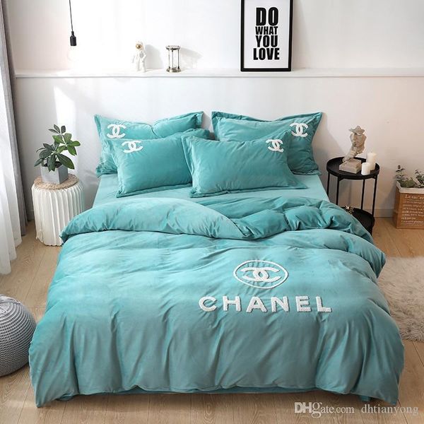 towel embroidery letter bedding sets simple pure color bedding cover reseda fashion duvet cover new 4pcs 200*230cm bedding
towel embroidery letter bedding sets simple pure color bedding cover reseda fashion duvet cover new 4pcs 200*230cm bedding