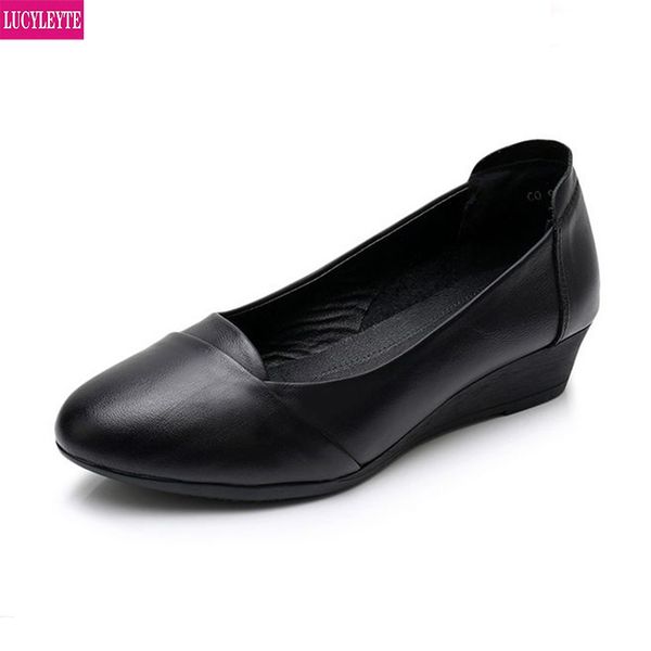 leather professional working shoes women's comfortable leather upper large slope shoes women 33-43 yards, Black
leather professional working shoes women's comfortable leather upper large slope shoes women 33-43 yards, Black
