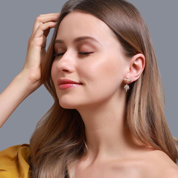 spaceship alloy inlaid crystal woman earrings europe and the united states new personality rear hanging spaceship metal earrings, Golden;silver
spaceship alloy inlaid crystal woman earrings europe and the united states new personality rear hanging spaceship metal earrings, Golden;silver