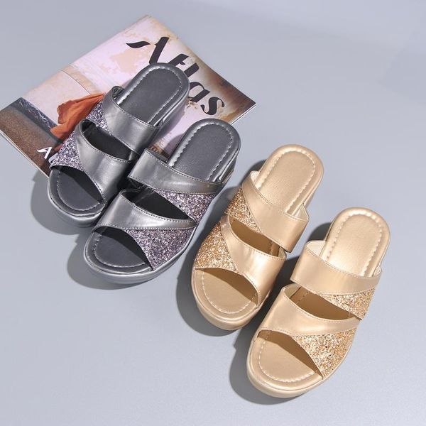 1pair new fashion bling bling pu leather casual women slippers summer open toe beach shoes ladies platform wedge sandals, Black
1pair new fashion bling bling pu leather casual women slippers summer open toe beach shoes ladies platform wedge sandals, Black