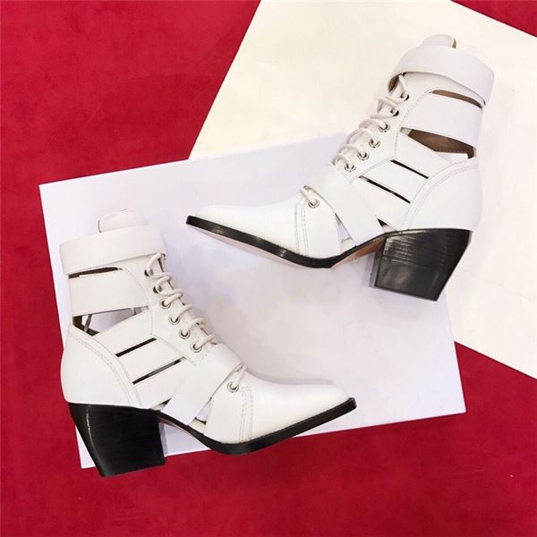 classic women buckled ankle boots ,lace-up boots in genuine leather with kitten heel street style with box size 35-41, Black
classic women buckled ankle boots ,lace-up boots in genuine leather with kitten heel street style with box size 35-41, Black