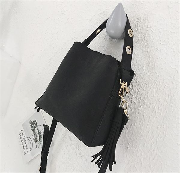 designer luxury handbag scrub women bucket bag vintage tassel messenger bag retro shoulder bag simple crossbody tote fashion 2 
designer luxury handbag scrub women bucket bag vintage tassel messenger bag retro shoulder bag simple crossbody tote fashion 2