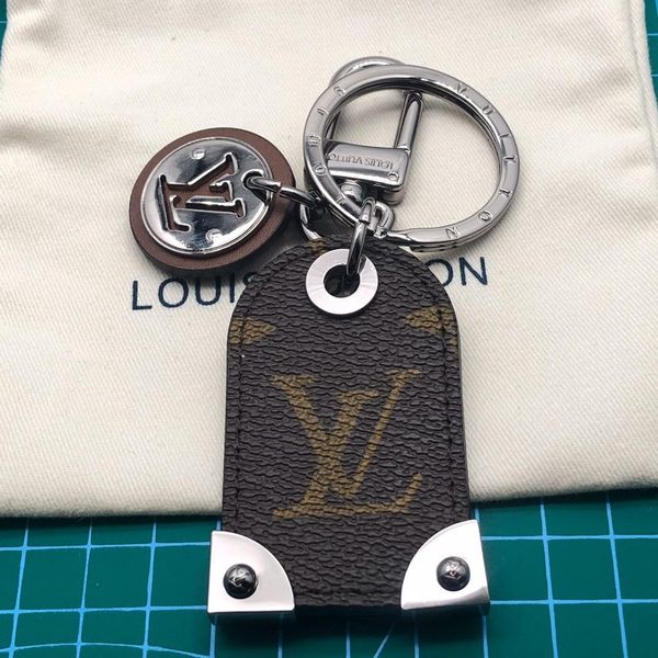 Высокое качество роскошный дизайнер брелок брелки модные аксессуары сумка украш
Высокое качество роскошный дизайнер брелок брелки модные аксессуары сумка украш