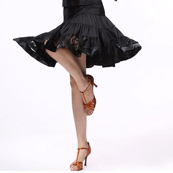 women pleated ballroom practice wear modern show square cha-cha dance practice skirt latin dance competition dresses, Black;red
women pleated ballroom practice wear modern show square cha-cha dance practice skirt latin dance competition dresses, Black;red