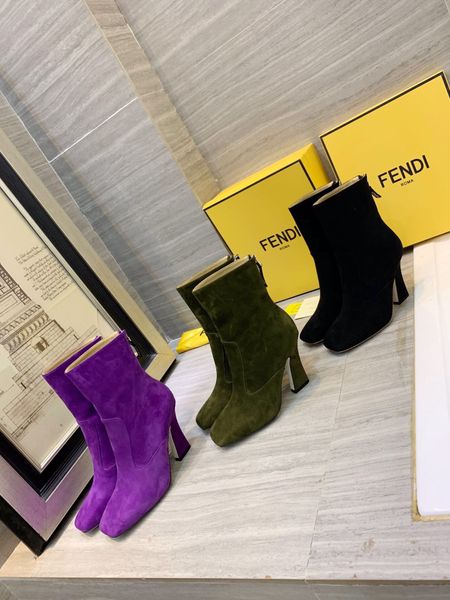 high-end luxury ladies high heels fashion design brand platform vintage can match a lot of clothes winter women's boots size: 35-41
high-end luxury ladies high heels fashion design brand platform vintage can match a lot of clothes winter women's boots size: 35-41