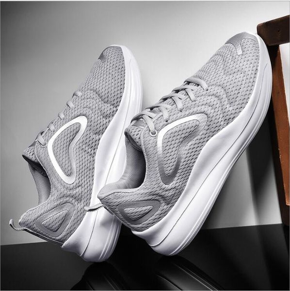 2020 selling fashion designer shoes triple s sneakers cool sole stitching wild sneakers three color men running outdoor shoes
2020 selling fashion designer shoes triple s sneakers cool sole stitching wild sneakers three color men running outdoor shoes