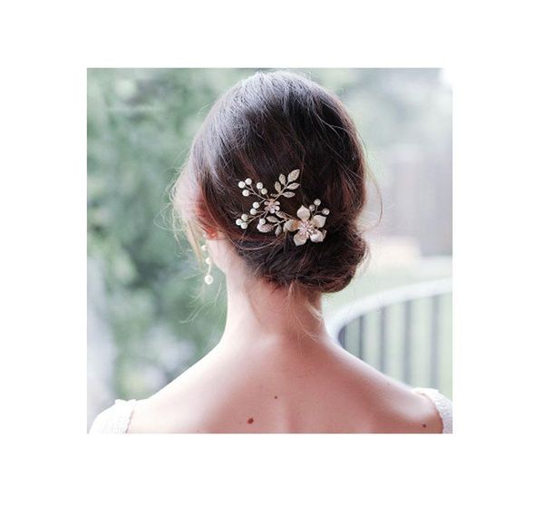 2020 new european and american jewelry flowers handmade pearl embellishment hairpin wedding accessories bridal side clip wedding
2020 new european and american jewelry flowers handmade pearl embellishment hairpin wedding accessories bridal side clip wedding