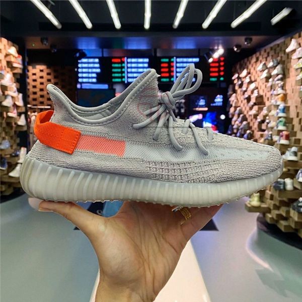2020 700 sneakers kanye west cinder marsh earth tail light yecheil yeshaya reflective running shoes with box size 13 men women trainers shoe
2020 700 sneakers kanye west cinder marsh earth tail light yecheil yeshaya reflective running shoes with box size 13 men women trainers shoe