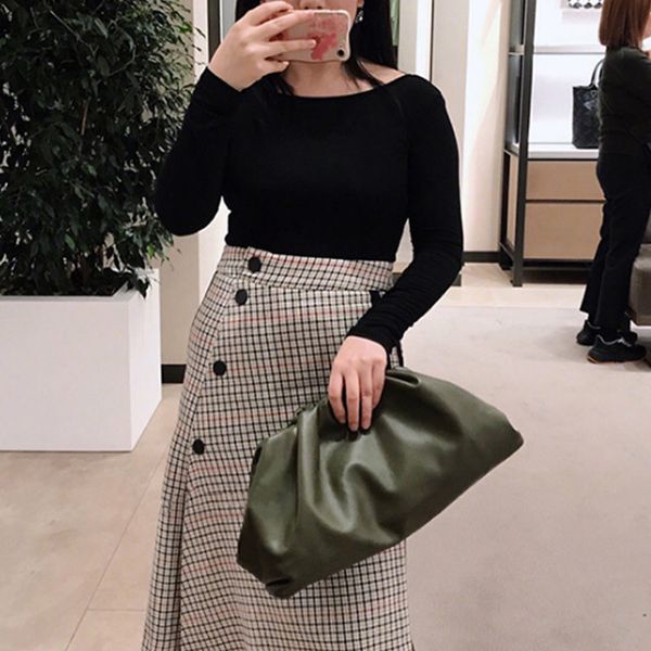 pleats dumpling frame shoulder cross bag faux leather handbag large capacity waterproof c55
pleats dumpling frame shoulder cross bag faux leather handbag large capacity waterproof c55