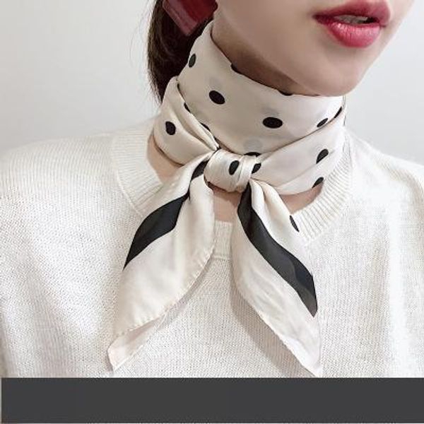 spring 2019 new wave point printing women's small square fashionable korean version of silk scarves, Blue;gray
spring 2019 new wave point printing women's small square fashionable korean version of silk scarves, Blue;gray