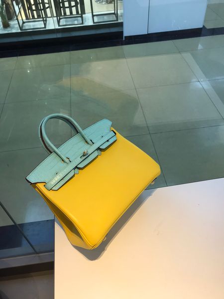 orginal crocodile+togo skin 30c split brikin handbag,fully handmade,wax thread,many colors with different size for chosen
orginal crocodile+togo skin 30c split brikin handbag,fully handmade,wax thread,many colors with different size for chosen