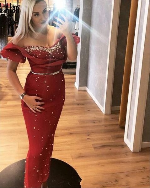 latest evening dresses sweetheart off shoulder ankle length crystal pearls beaded off shoulder arabic sheath prom dress long party gowns, Black;red
latest evening dresses sweetheart off shoulder ankle length crystal pearls beaded off shoulder arabic sheath prom dress long party gowns, Black;red