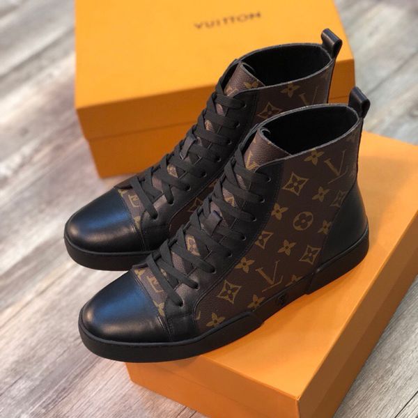 2019 Hot luxury Plaid printing sports boots Classic Casual men Lace-up flats Stylish high-top sneakers rubber outsole of high quality
2019 Hot luxury Plaid printing sports boots Classic Casual men Lace-up flats Stylish high-top sneakers rubber outsole of high quality