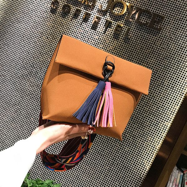 2020 новая корейская мода изготовленный на заказ матовый тренд су лента одно плечо crossbody сумка
2020 новая корейская мода изготовленный на заказ матовый тренд су лента одно плечо crossbody сумка