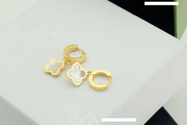 известные торговые марки дизайн женщины серьги престижное письмо клевер серег горячего способа типа металла цветы серьги ювелирные изделия с, Golden;silver
известные торговые марки дизайн женщины серьги престижное письмо клевер серег горячего способа типа металла цветы серьги ювелирные изделия с, Golden;silver