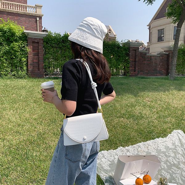 2020 new women's shoulder bag mini foreign style armpit bag texture handbag fashion chain small square
2020 new women's shoulder bag mini foreign style armpit bag texture handbag fashion chain small square