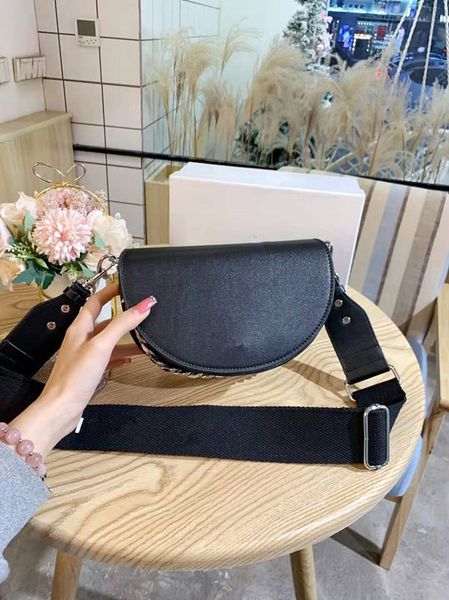 косой satchel женский saddle bag мода заразились новый 2020 наклонная мешок, одно плечо с половиной месяца роскошные сумки
косой satchel женский saddle bag мода заразились новый 2020 наклонная мешок, одно плечо с половиной месяца роскошные сумки