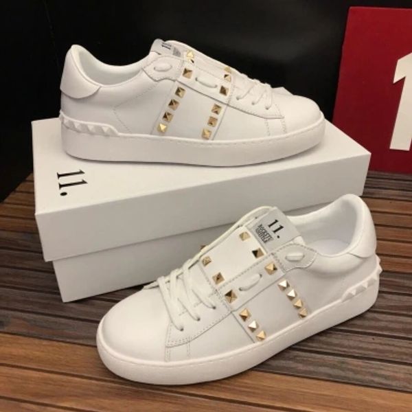 2018 new women's shoes casual shoes rivets women's flat lovers wild large size white, Black
2018 new women's shoes casual shoes rivets women's flat lovers wild large size white, Black