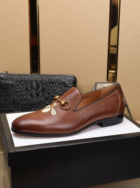 luxurys brand pu leather fashion men business dress loafers pointy black shoes oxford breathable formal wedding shoes 19ss
luxurys brand pu leather fashion men business dress loafers pointy black shoes oxford breathable formal wedding shoes 19ss