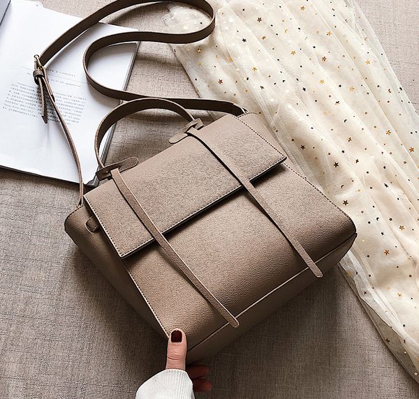 дизайнер-сумки класса люкс crossbody сумки новый сом сумка стильный простой и чистый цвет плеча сумки крест леди сумка
дизайнер-сумки класса люкс crossbody сумки новый сом сумка стильный простой и чистый цвет плеча сумки крест леди сумка