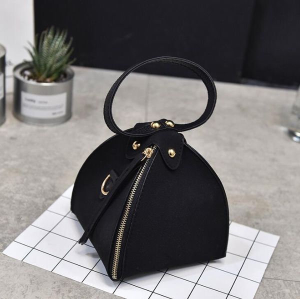 new style women bags new fashion triangle bag wholesale luxury personality shoulder bags mini sister handbags 
new style women bags new fashion triangle bag wholesale luxury personality shoulder bags mini sister handbags