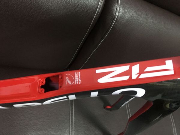 2019 new f12 t1100 1k rim di c brake carbon road frame bicycle racing bike f12 frame et taiwan made xdb dpd hip
2019 new f12 t1100 1k rim di c brake carbon road frame bicycle racing bike f12 frame et taiwan made xdb dpd hip