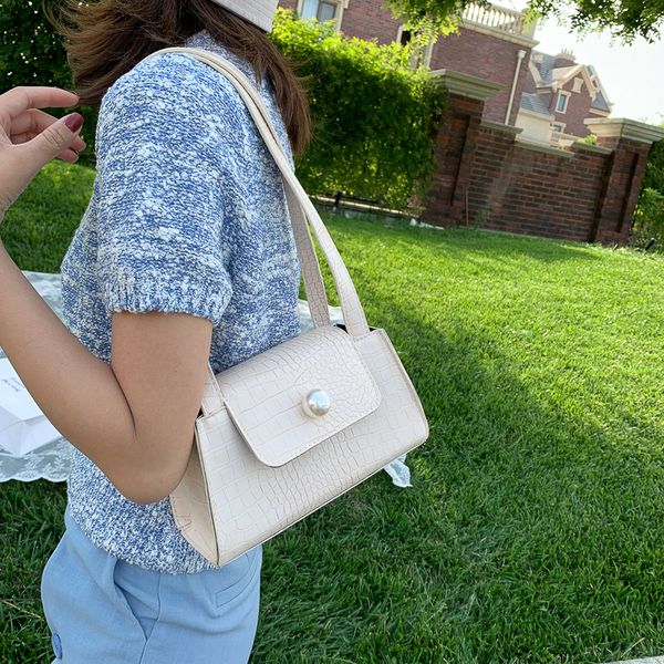 2020 new shoulder bag women's casual korean version of the crocodile pattern large capacity ladies crossbody bag
2020 new shoulder bag women's casual korean version of the crocodile pattern large capacity ladies crossbody bag
