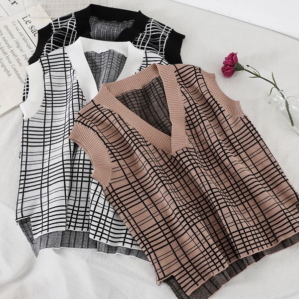 2019 new fashion women's vest sweater 3054 retro casual plaid vest slim thin v-neck warm sweater, White;black 
2019 new fashion women's vest sweater 3054 retro casual plaid vest slim thin v-neck warm sweater, White;black