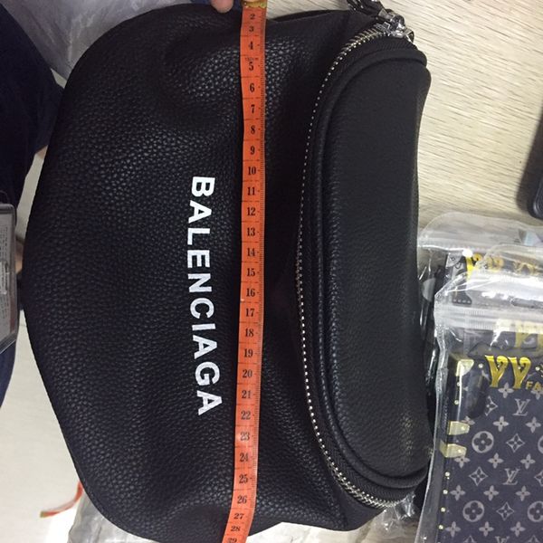 De igner wai t bag cro body bag de ignal quality women bag black black liver luxury girl cro body fa hion with letter
De igner wai t bag cro body bag de ignal quality women bag black black liver luxury girl cro body fa hion with letter