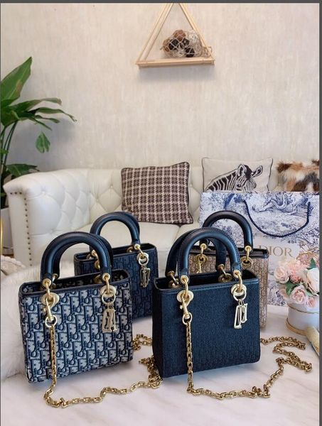 women's classic 2020 new wild handbag women's fashion wild classic chain bag square bag women's classic crossbody bag
women's classic 2020 new wild handbag women's fashion wild classic chain bag square bag women's classic crossbody bag